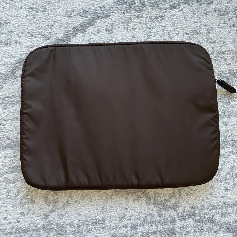 TUMI 15